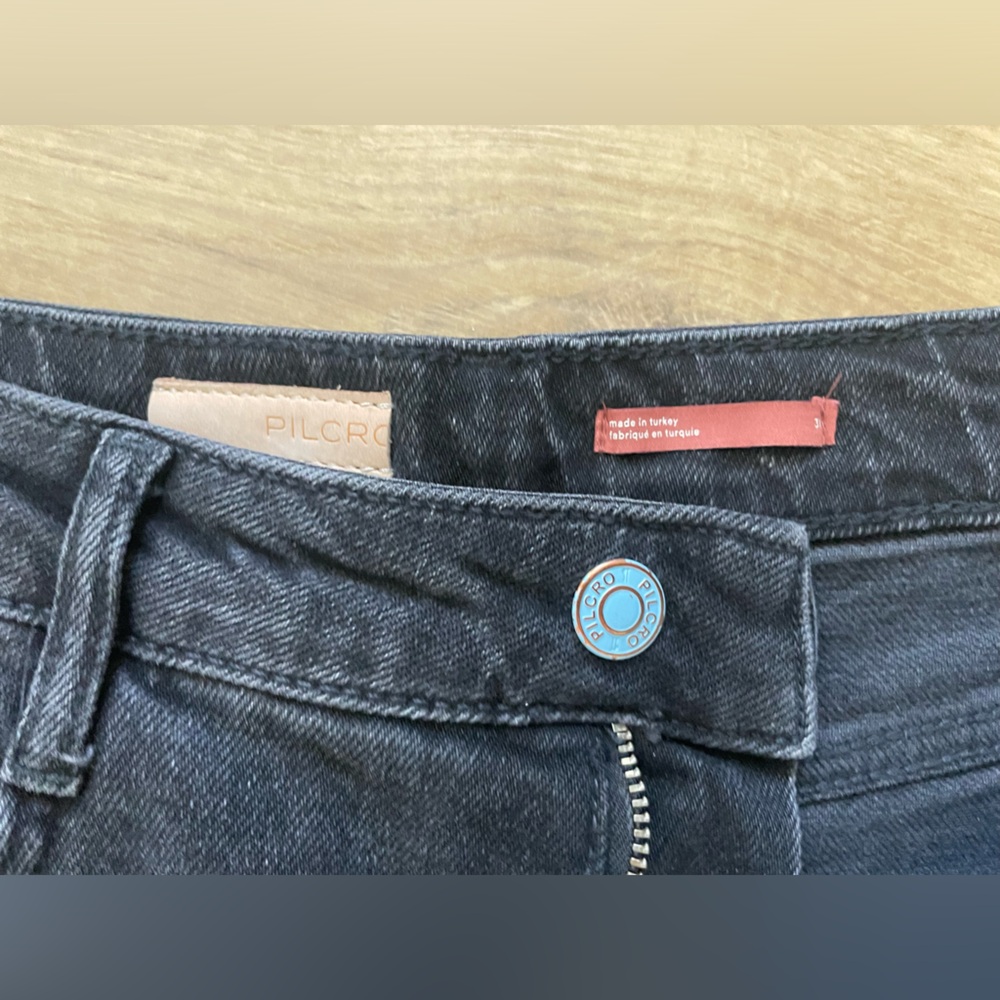 Pilcro black cropped skinny jeans